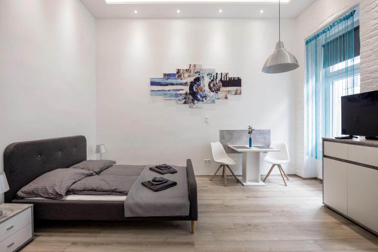 Elegant Studio In Central Будапеща Екстериор снимка