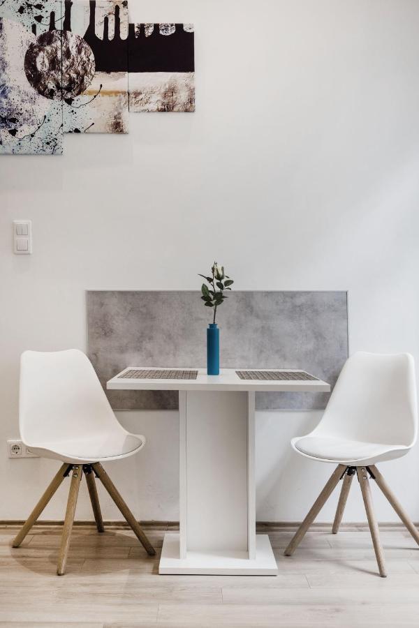 Elegant Studio In Central Будапеща Екстериор снимка