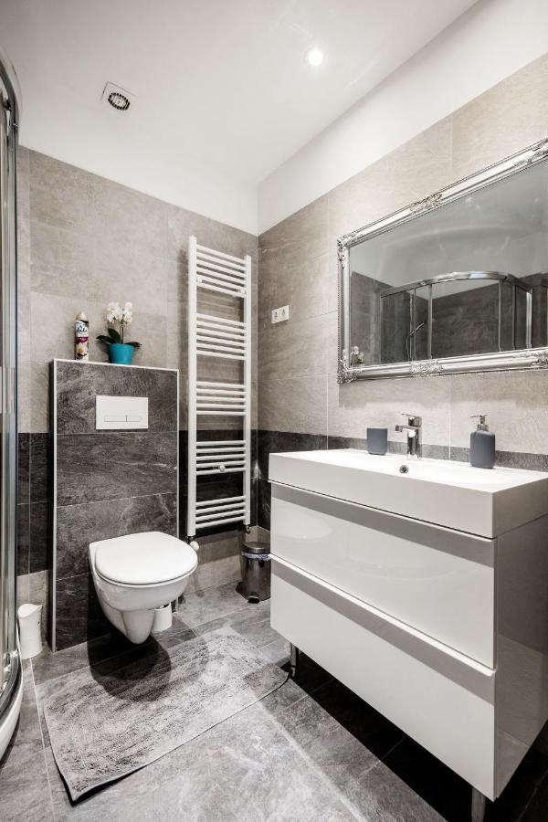 Elegant Studio In Central Будапеща Екстериор снимка